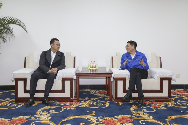 中國進(jìn)出口銀行河南省分行黨委委員、副行長陳卓一行 到萬基控股集團(tuán)調(diào)研